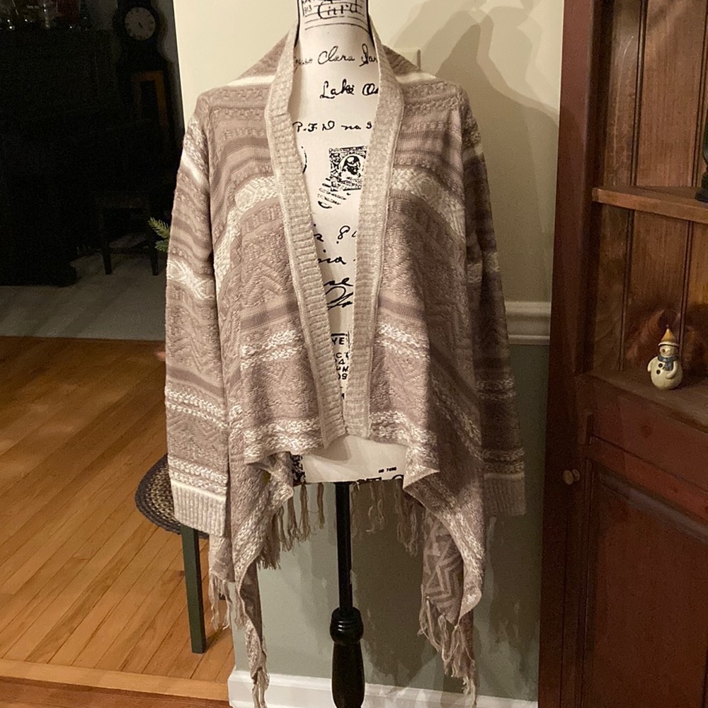 Knox Rose tan/cream fringed cardigan